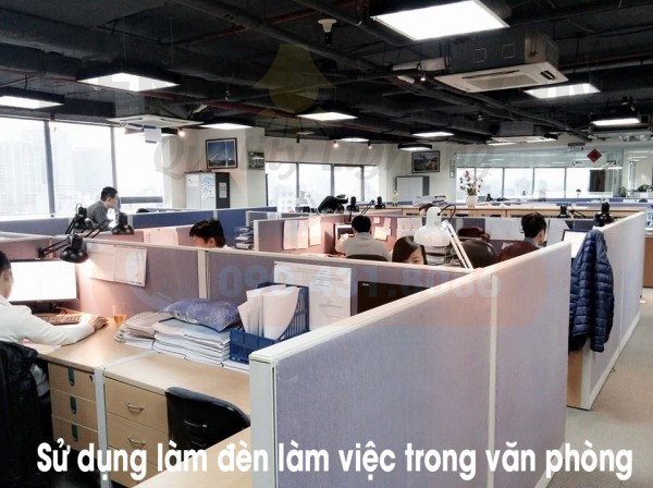 Đèn kẹp bàn làm việc LED Nhật Bản